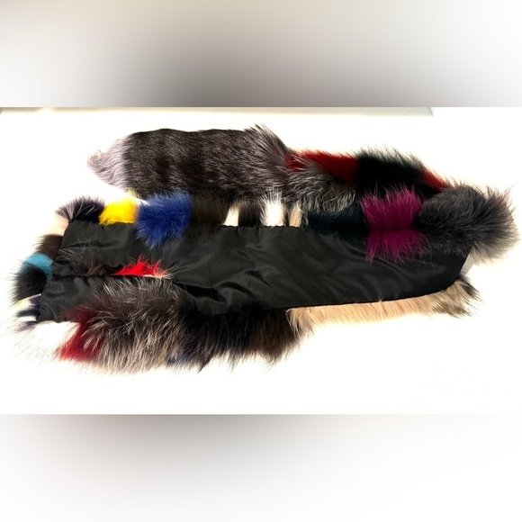 Rainbow fox fur and raccoon scarf - Picture 9 of 9